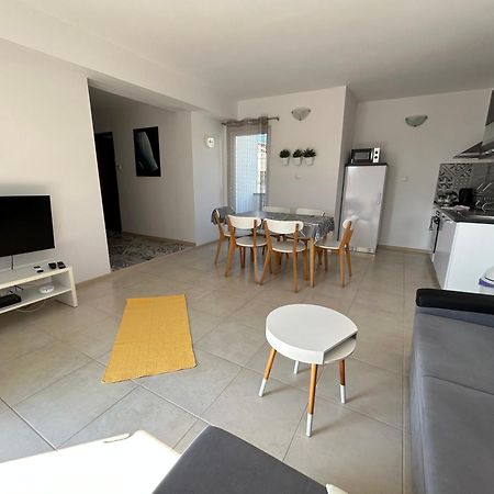 Apartmani Rita สลาทิเน ภายนอก รูปภาพ