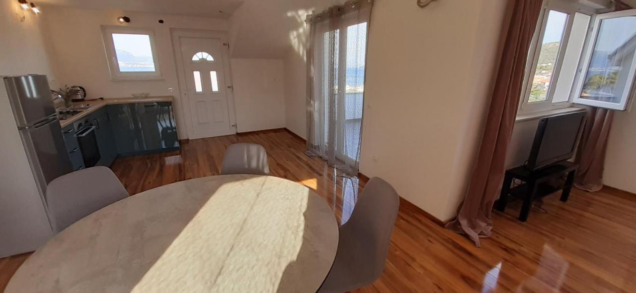 Apartmani Rita สลาทิเน ภายนอก รูปภาพ