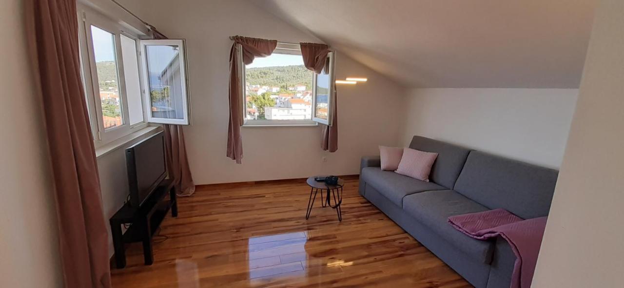 Apartmani Rita สลาทิเน ภายนอก รูปภาพ