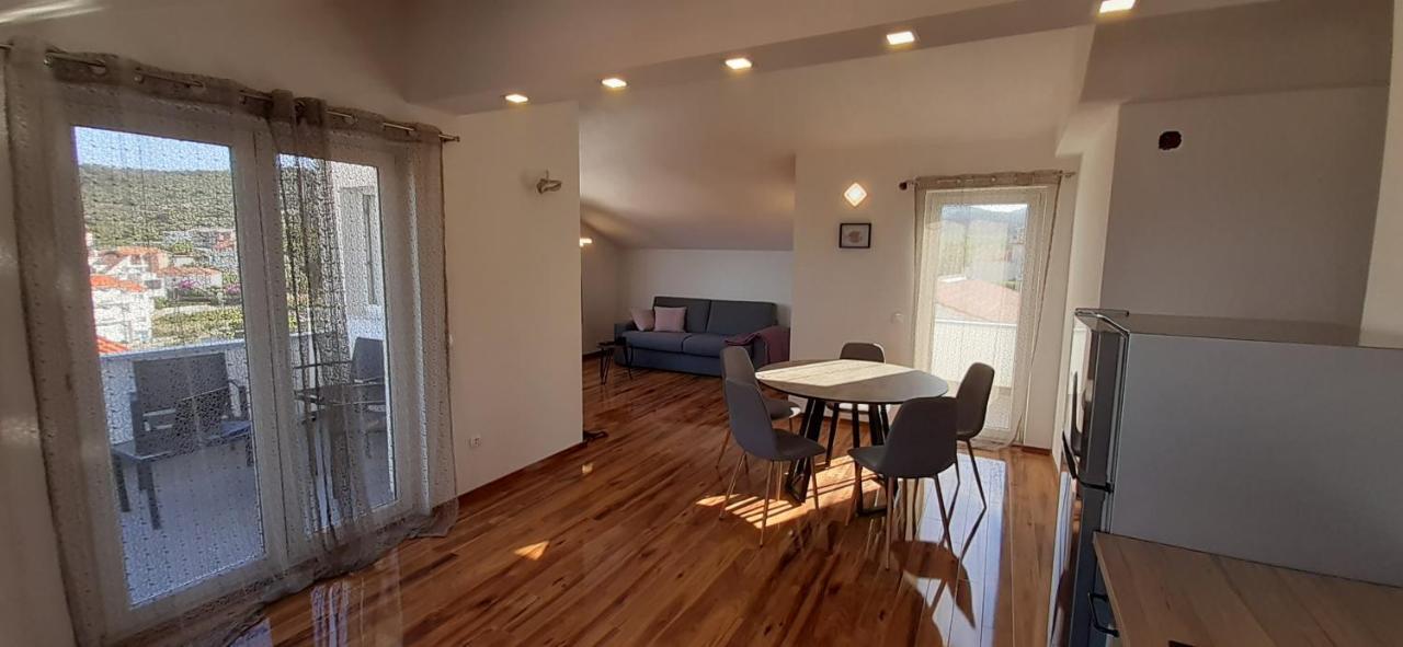 Apartmani Rita สลาทิเน ภายนอก รูปภาพ