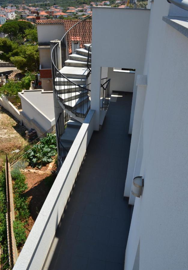 Apartmani Rita สลาทิเน ภายนอก รูปภาพ