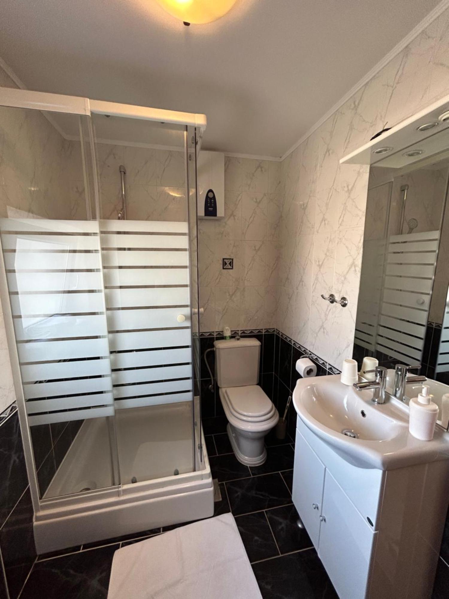 Apartmani Rita สลาทิเน ภายนอก รูปภาพ